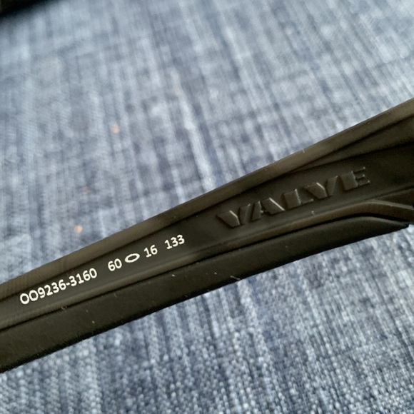 Oakley VALVE  009236-3160  Matte Black Camo Rubi Iridium Polarized sunglasses - Picture 15 of 16